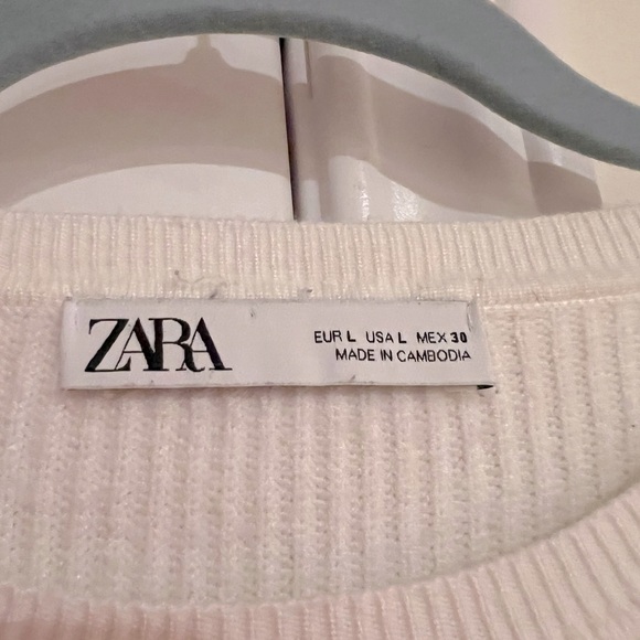 Zara white sweater with gold button detail Size Large EUC - Picture 3 of 5